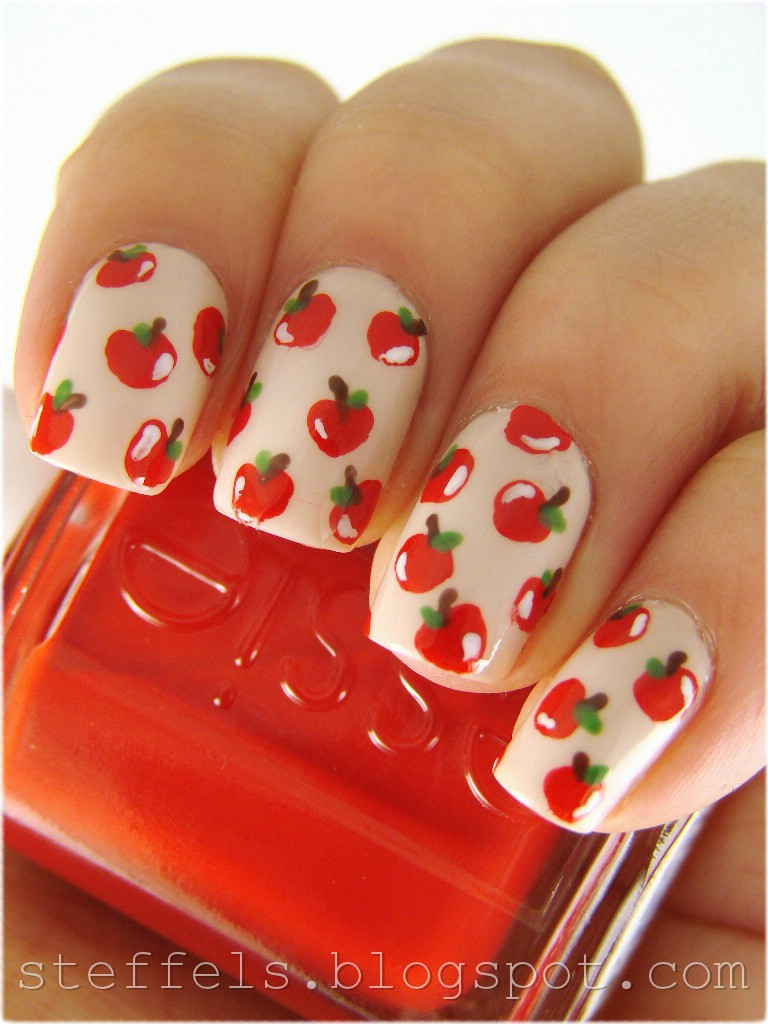 Apple Nails