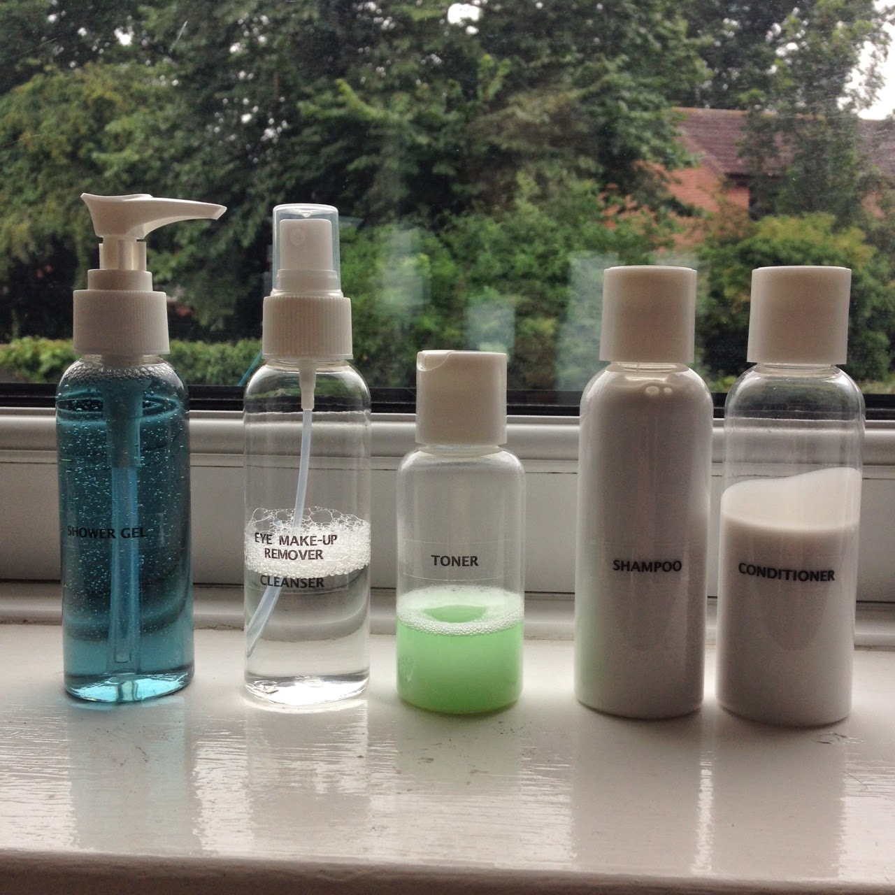 How I'm Packing My Toiletries For Holiday.