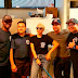 Lady Gaga cocina para el Cuerpo de Bomberos de Chicago