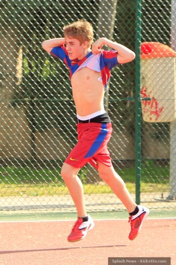 Justin Bieber playing football justin bieber playing soccer in madrid. Justin Bieber playing football