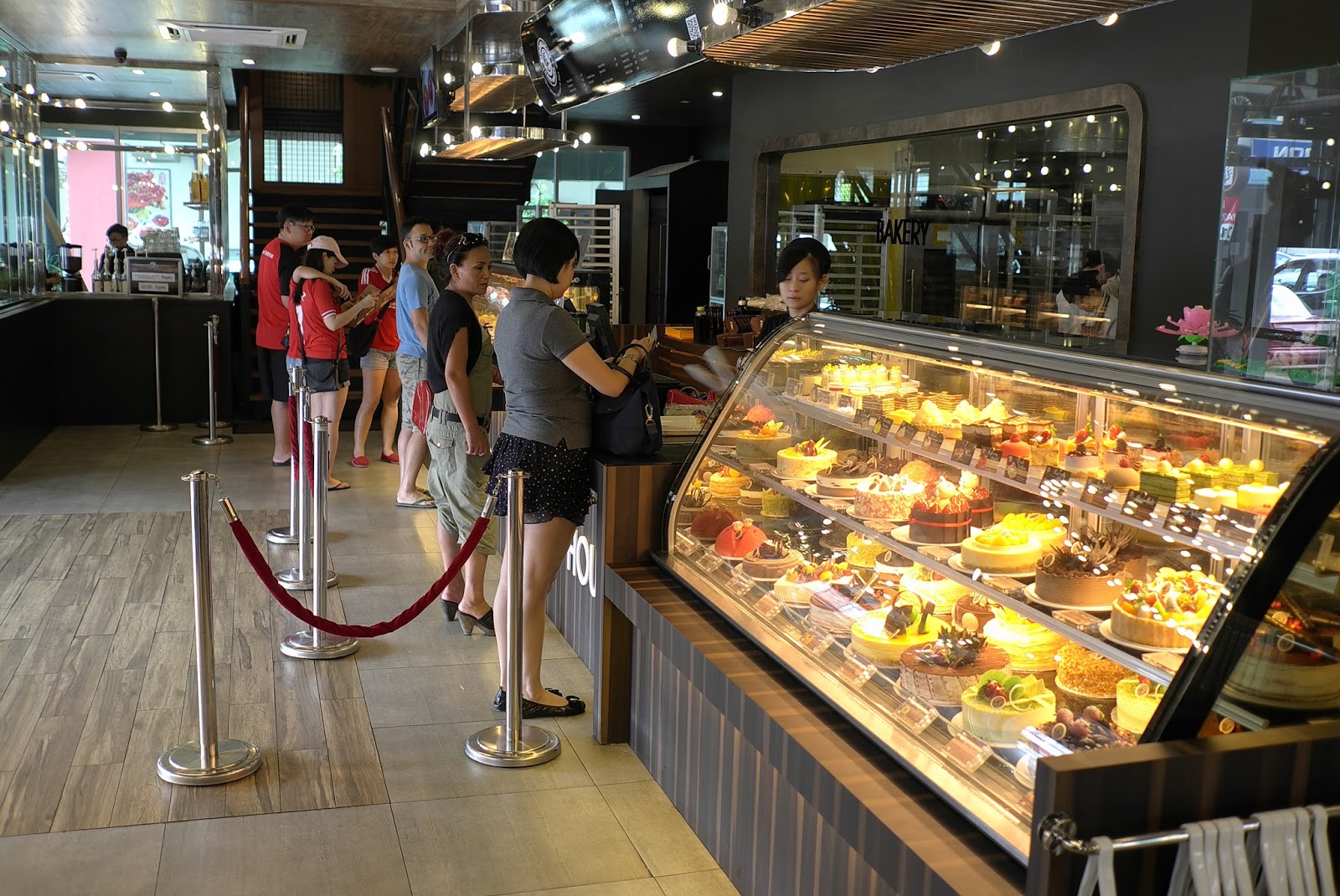 JE TunNel MOONLIGHT CAKE HOUSE Your Favourite Cake House in Sri Petaling!