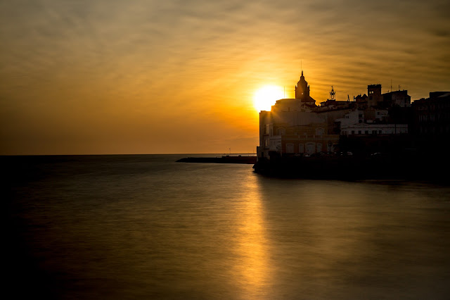 Sunset Sitges :: Canon EOS5D MkIII | ISO100 | Canon 24-105@58mm | f/8 | 25s Sunset Sitges :: Canon EOS5D MkIII | ISO100 | Canon 24-105@58mm | f/8 | 25s