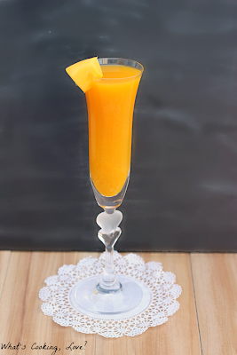 http://whatscookinglove.com/2013/11/mango-bellini-mocktail/