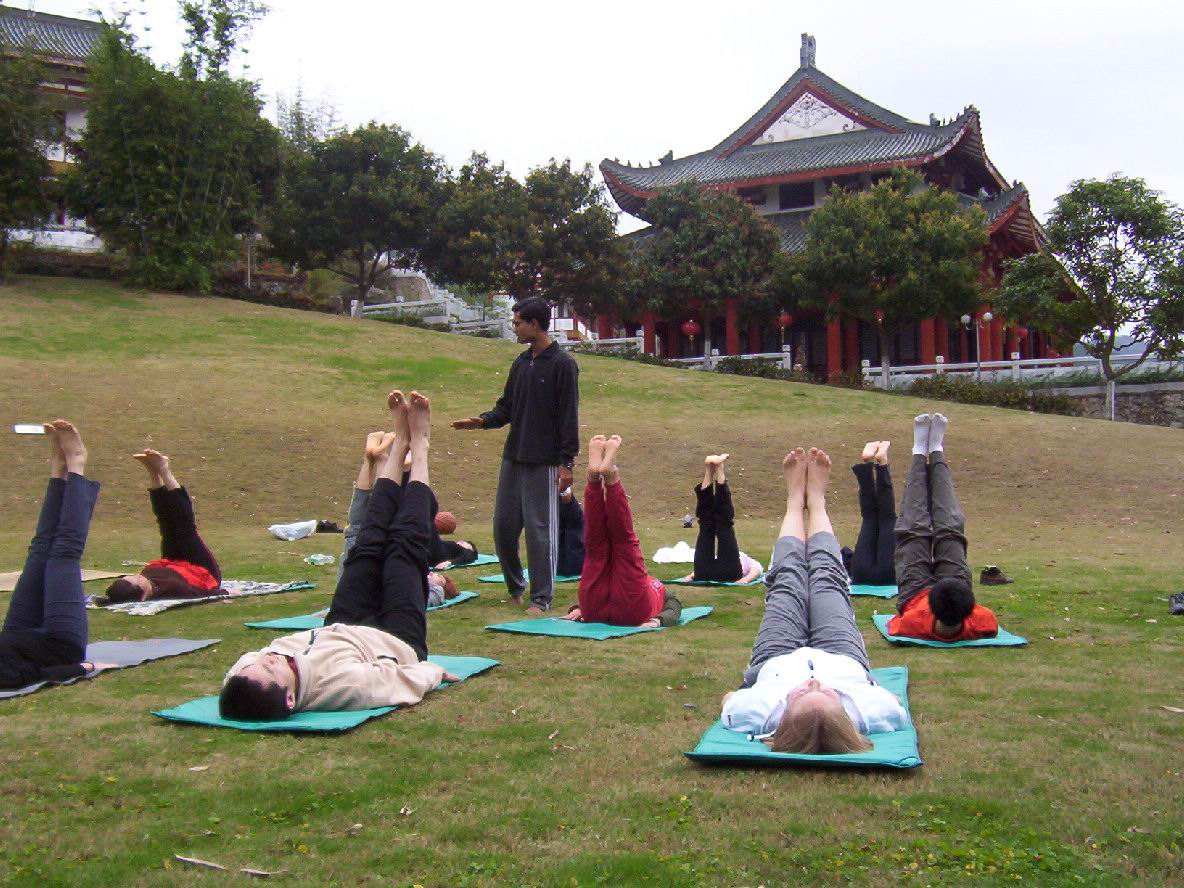 http://4.bp.blogspot.com/-j5Ag6Mhoq10/Tl7-o_LQqII/AAAAAAAADDc/1Ogc_YpcBTY/s1600/GaneshteachinginChina.jpg