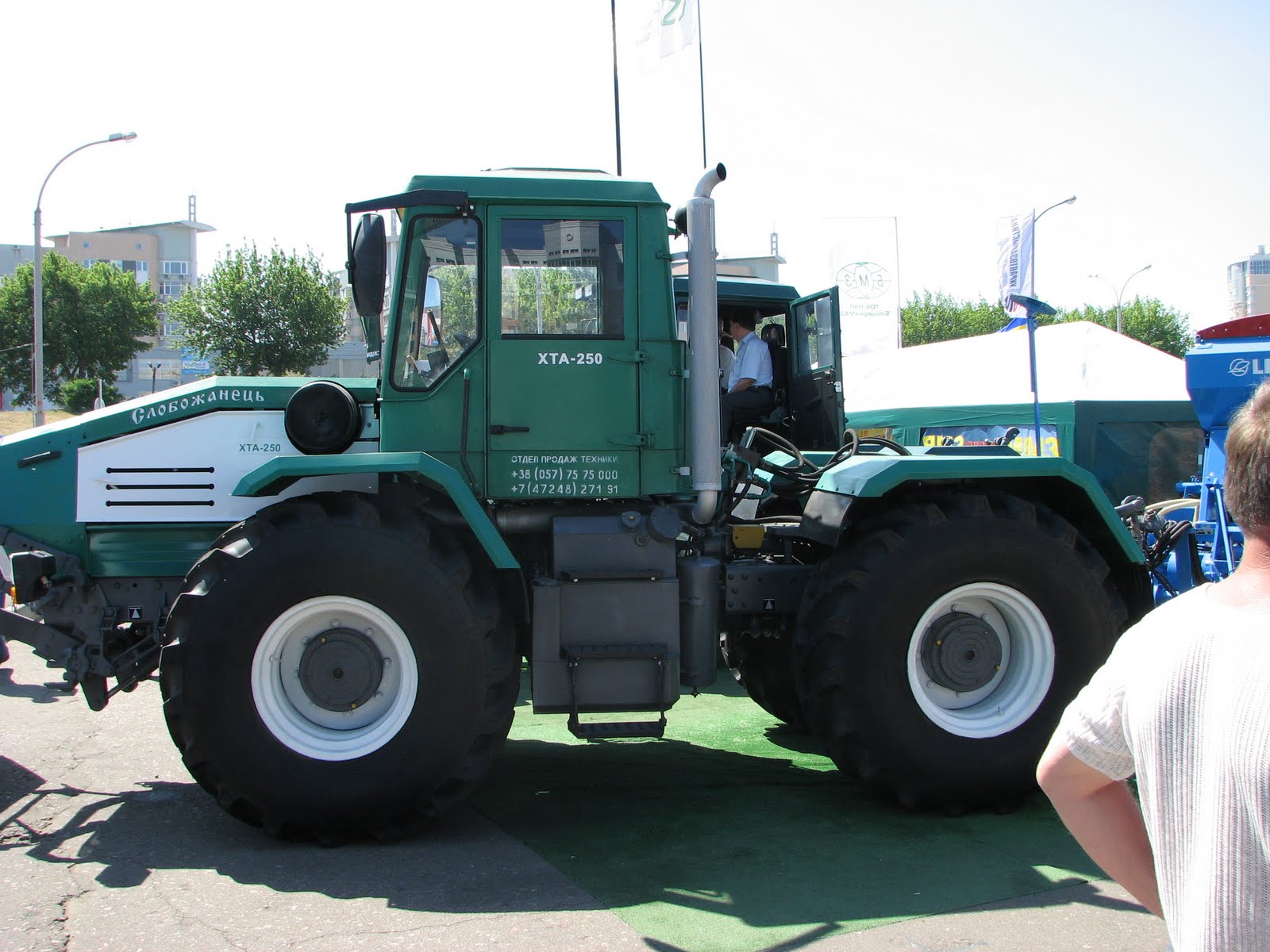 The Blog Fodder Agro 2011 Combines and Tractors