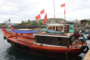 Local boat from Lý Sơn island to An Bình island Local boat from Lý Sơn island to An Bình island