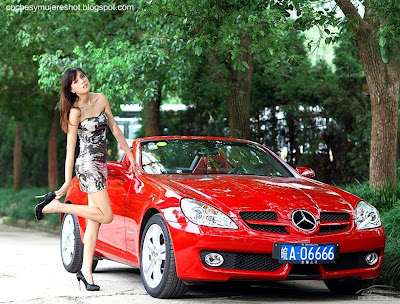mercedes-benz-mujeres-coches-chicas-wallpaper