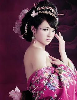 Foto Model Cantik Cina Yang Ternyata Pria