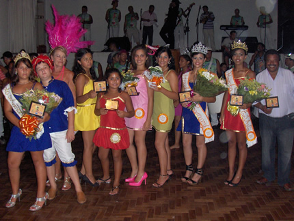http://4.bp.blogspot.com/-j7JBATpYs9k/X31dSEsOWwI/AAAAAAAAFfA/_L2Nqg0jVQg50TE4uCSyHrSUmK659boKgCLcBGAsYHQ/s1600/Coroa%25C3%25A7%25C3%25A3o%2Bda%2BCorte%2BMunicipal%2B2011.jpg