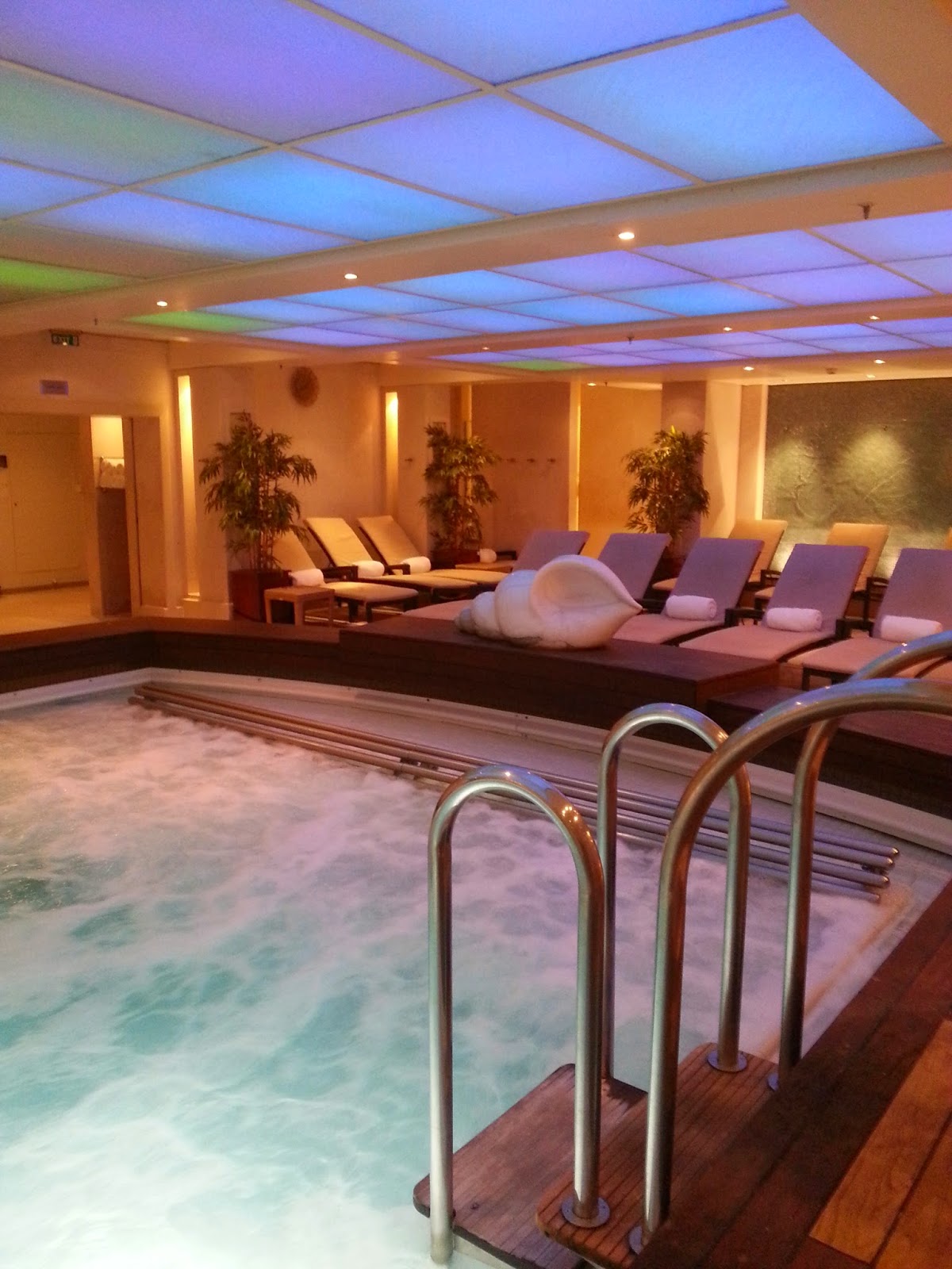 Queen Mary 2 (QM2) - Canyon Ranch Spa Queen Mary 2 (QM2) - Canyon Ranch Spa