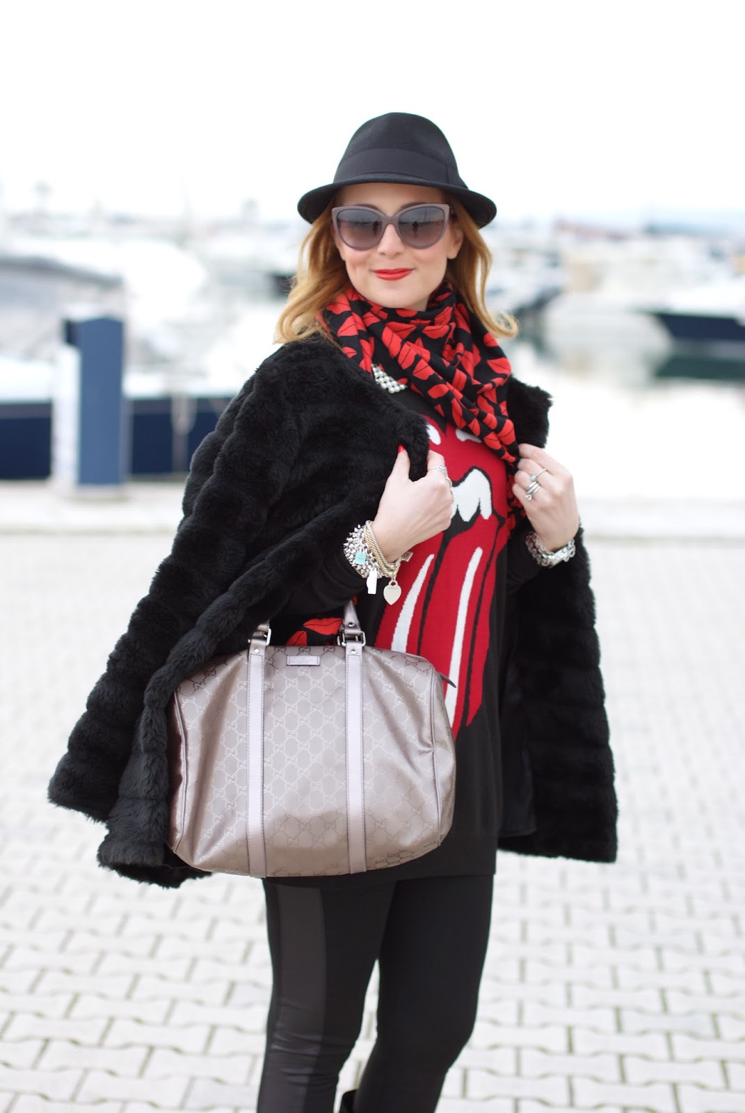 Zara lips scarf,  black faux fur coat, Cesare Paciotti boots, Gucci joy bag, Fashion and Cookies, fashion blogger