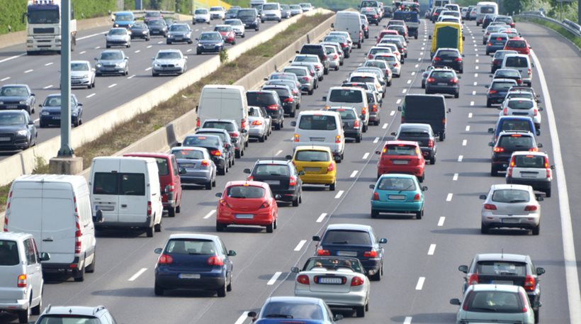 Πινακίδες και τέλη κυκλοφορίας με το μήνα Πινακίδες και τέλη κυκλοφορίας με το μήνα