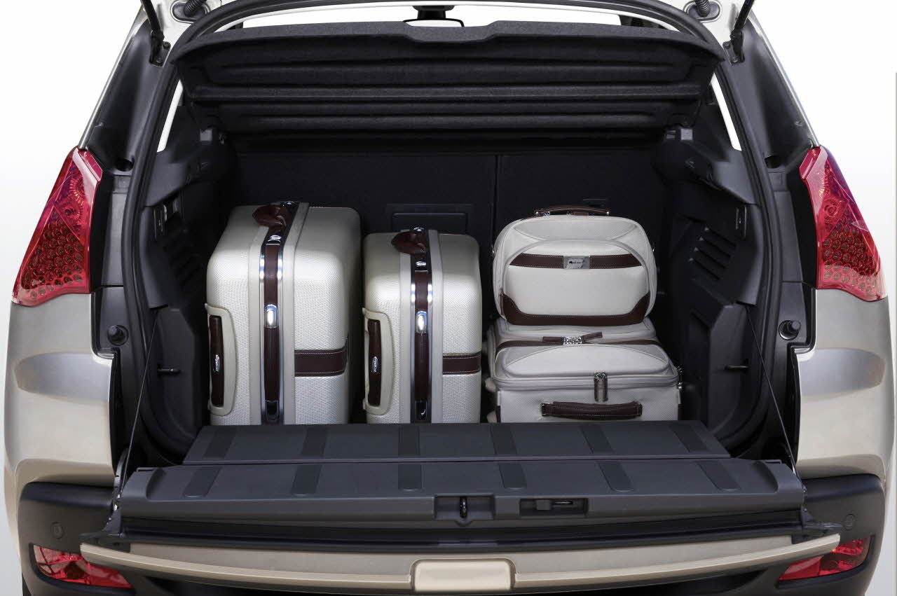 voitures et automobiles La Peugeot 3008