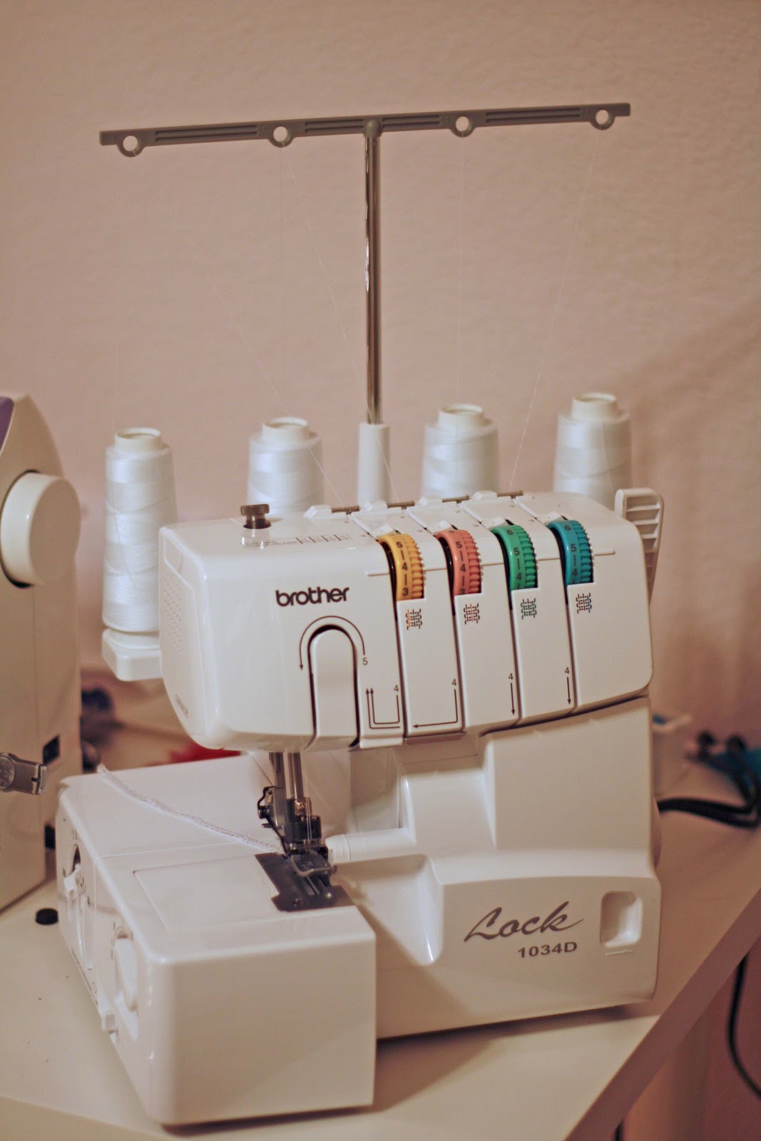 Sergers {Melly Sews} Keeping it Simple Crafts