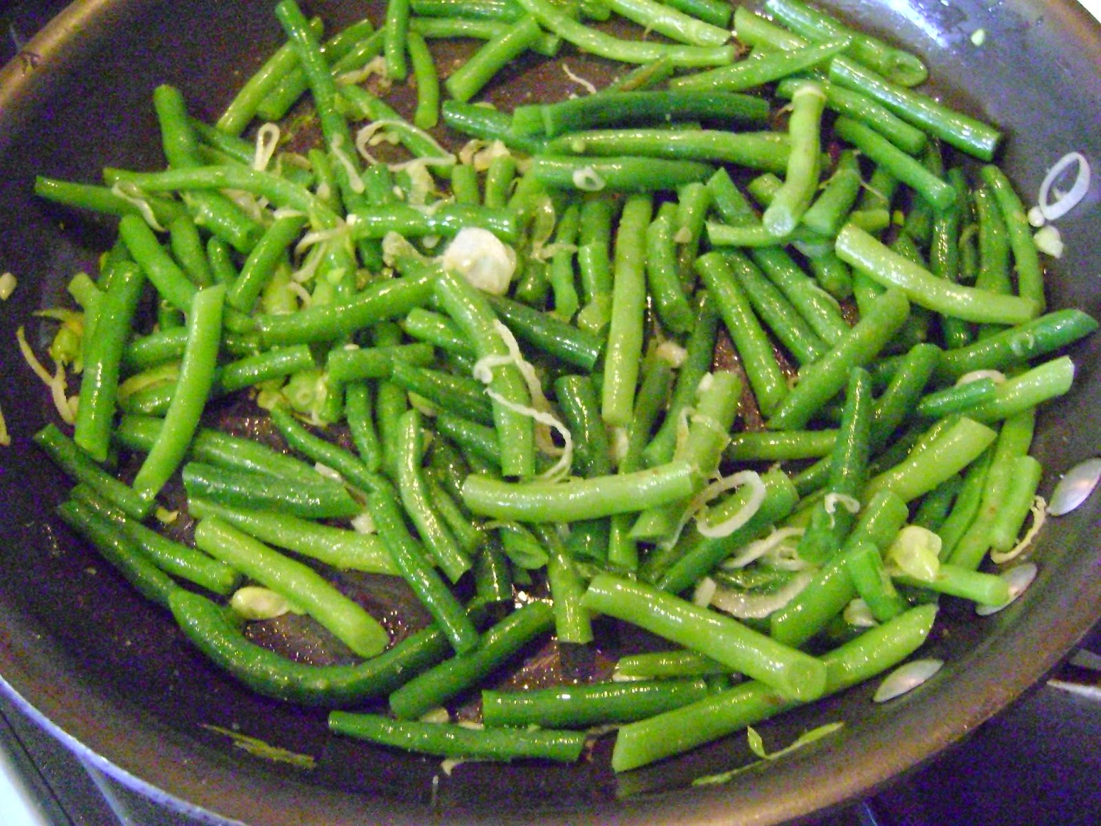 Green Beans with Lemon Vinaigrette and Sliced Almonds mysavoryspoon