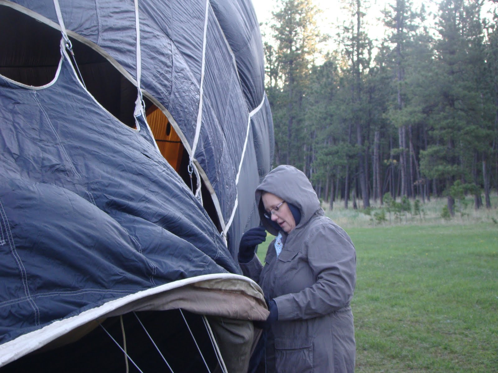 T & T do Yellowstone Hot Air Balloon and Mount Rushmore
