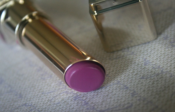 L'oreal Color Caresse Luminous Lipstick in Violet Chiffon L'oreal Color Caresse Luminous Lipstick in Violet Chiffon