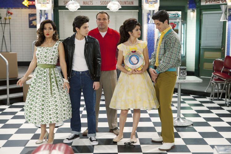 Review OS FEITICEIROS DE WAVERLY PLACE Gossinp