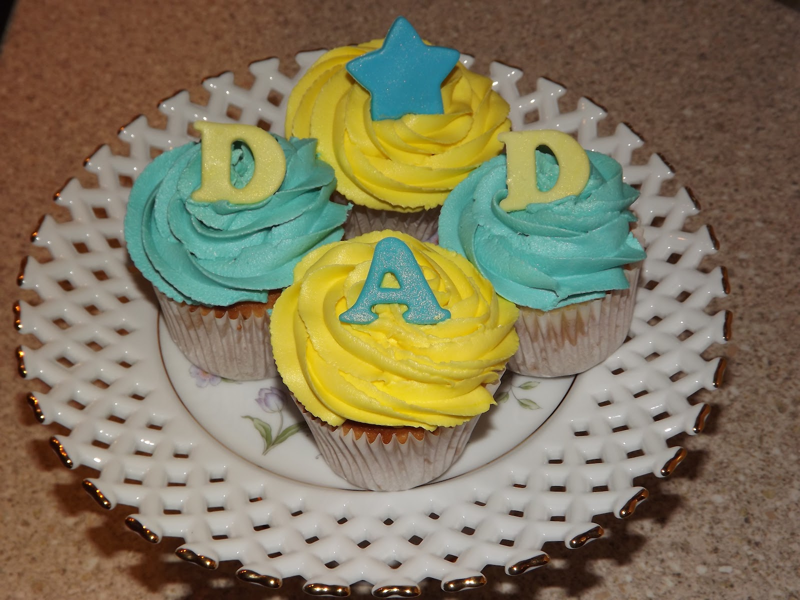Icing...so sweetly Father's Day Cupcakes