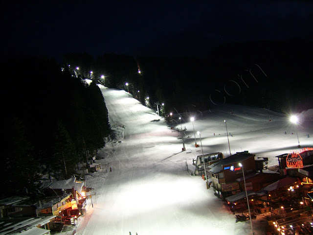 Borovets, Martinovi baraki ski slopes by night
