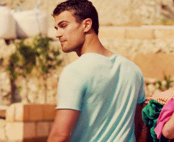 http://4.bp.blogspot.com/-jD0XiZomfh0/Uz8biVqoEpI/AAAAAAAABvs/58kl7hWjGq4/s1600/tumblr_static_theojames.gif