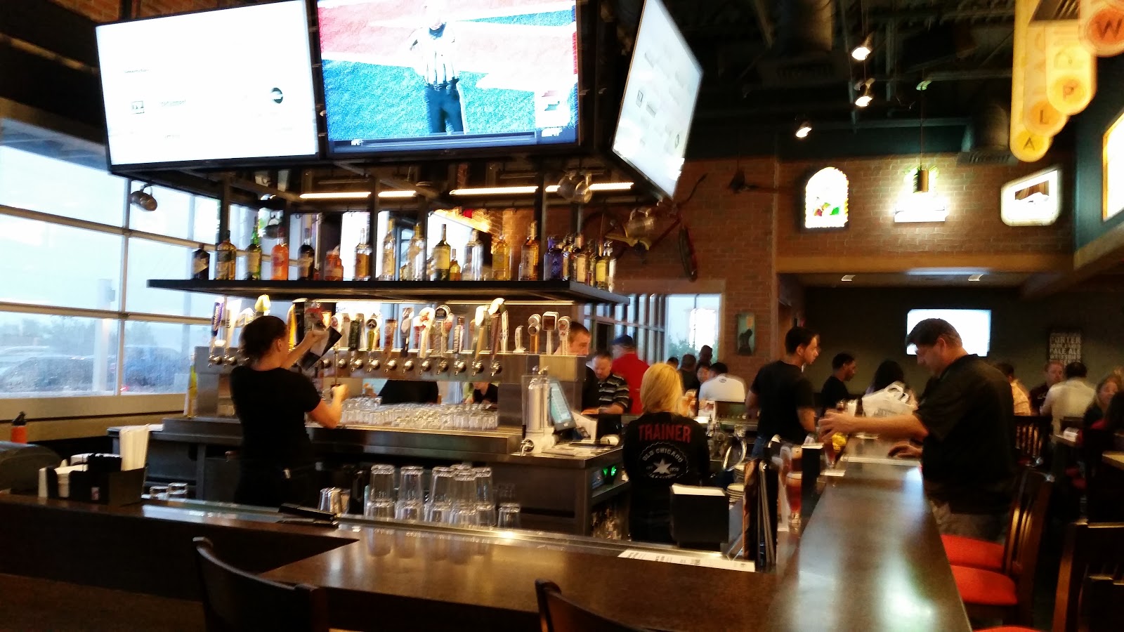 A First Look at Old Chicago Pizza & Taproom in Katy
