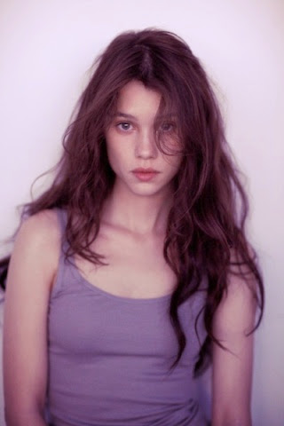 Pirates 4 Mermaid Astrid BergesFrisbey Latest Hot Pics 3