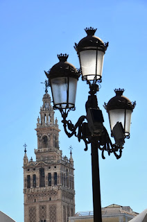 Giralda y farola Plaza San Francisco (Sevilla) Giralda y farola Plaza San Francisco (Sevilla)