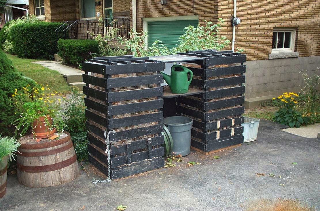 Hamilton Conservation Do It Yourself Composter that Works!