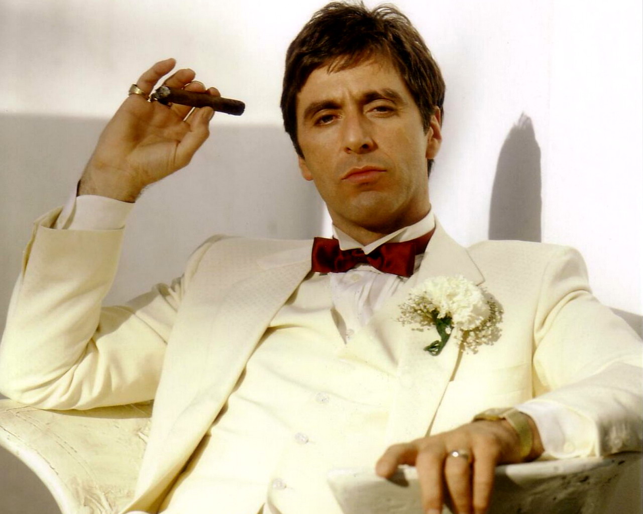 http://4.bp.blogspot.com/-jJ8jW8alvg0/T-NMZ7VCqrI/AAAAAAAAv_U/Vuf_OUctm5Y/s1600/Movies_Films_S_Scarface_010538_.jpeg