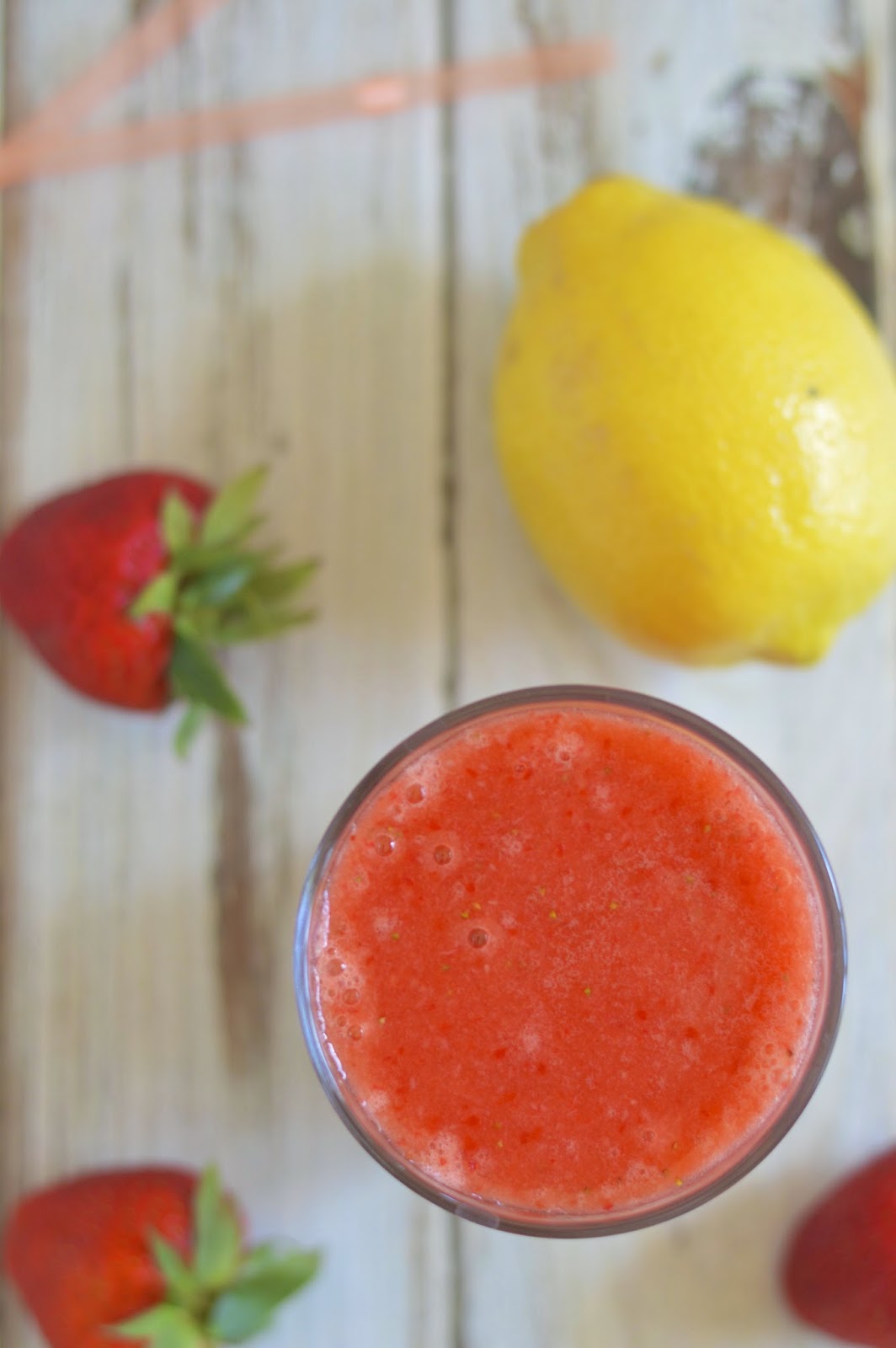 Hydrating Strawberry Lemonade {Jamba Juice Copy Cat} Virtually