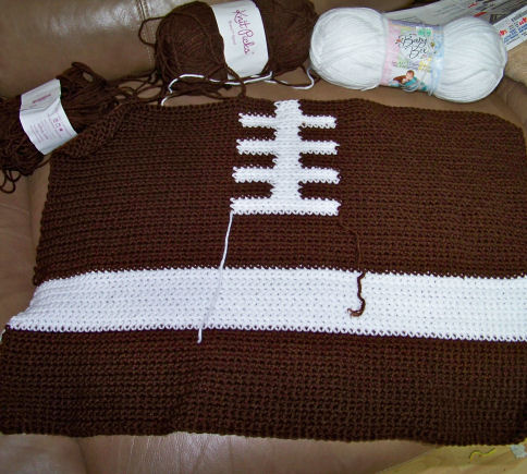 BABY FOOTBALL BLANKET PATTERN Free Baby Patterns