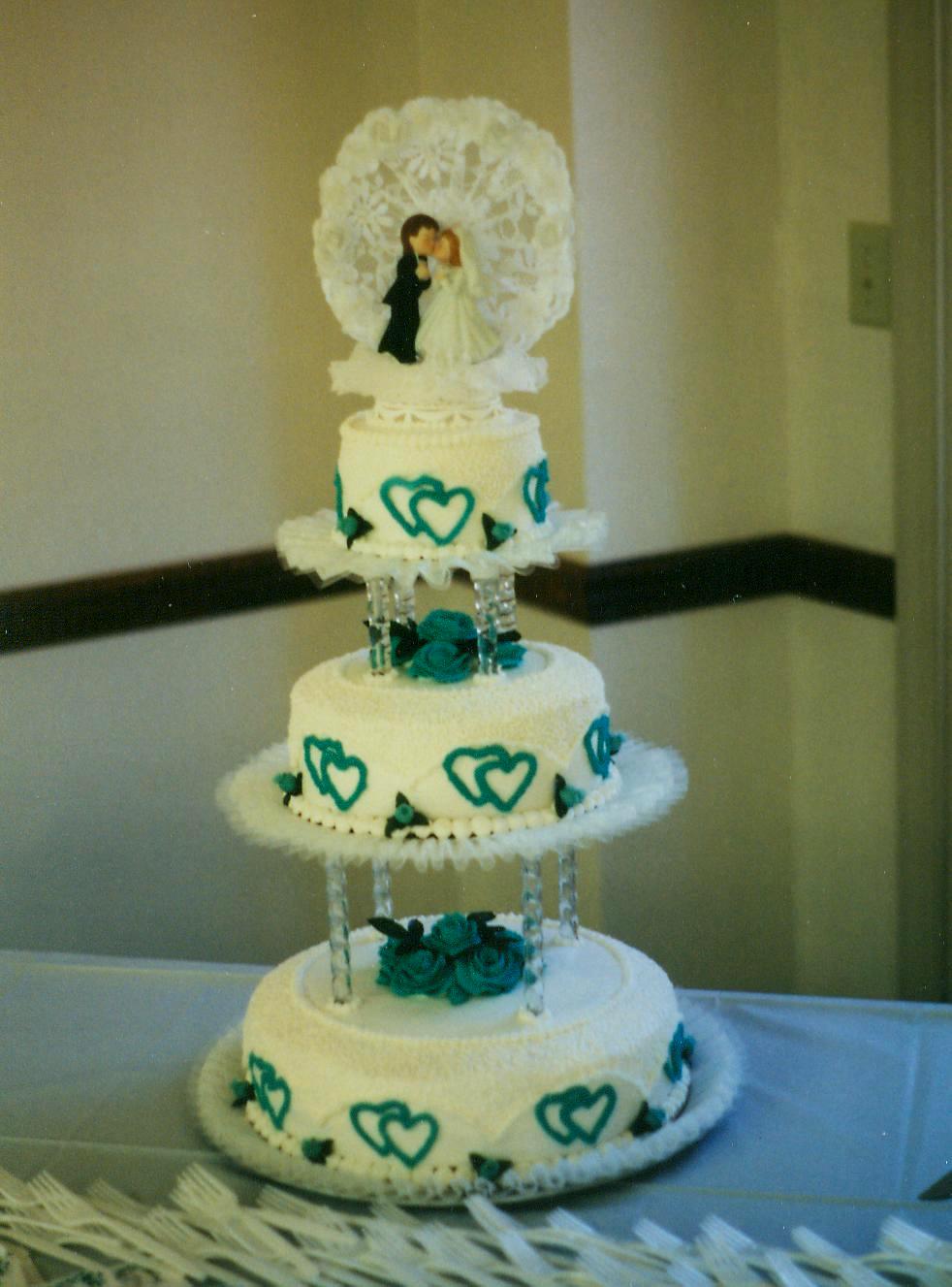 double heart wedding  buttercream, not fondant. Blue Dots Wedding cake, serves 200-225