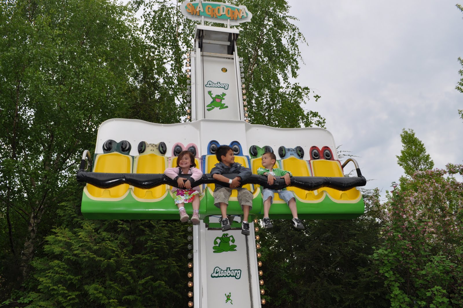 Pappaledig med våra tre underbara barn Liseberg