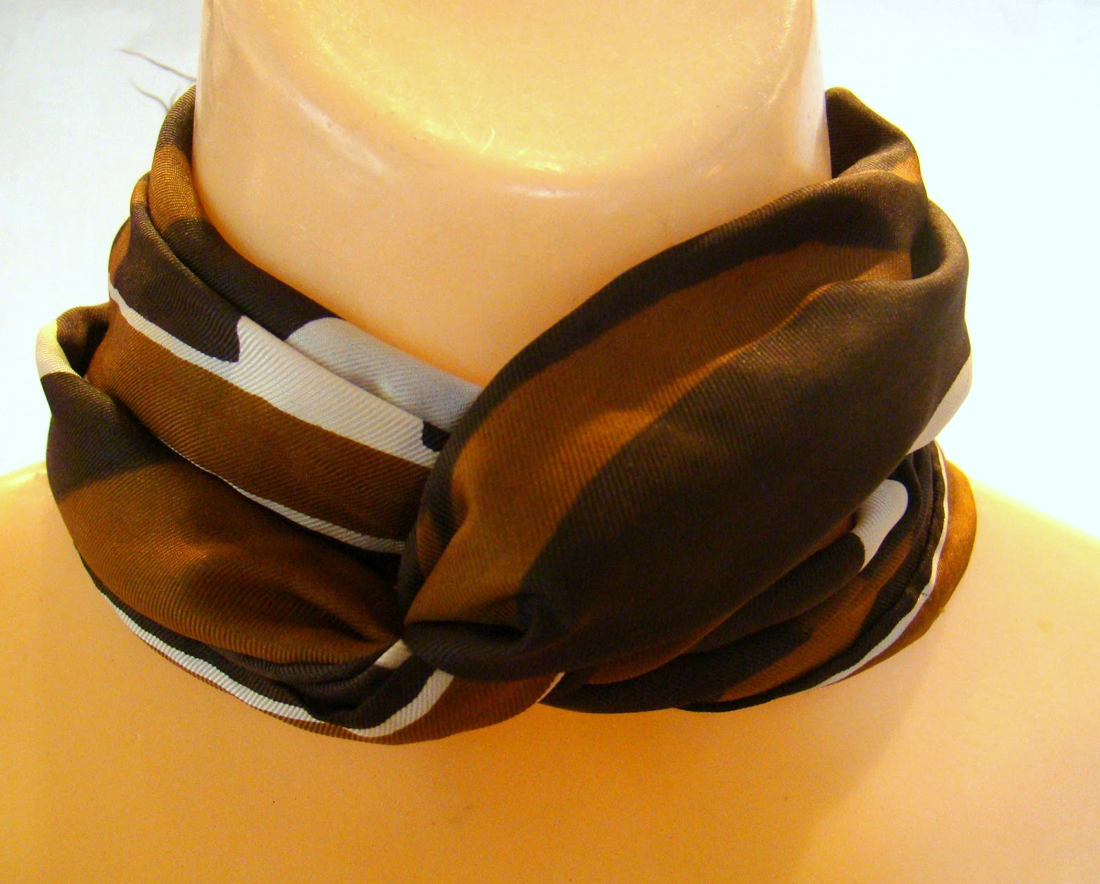 236 Vintage How to Tie a Scarf