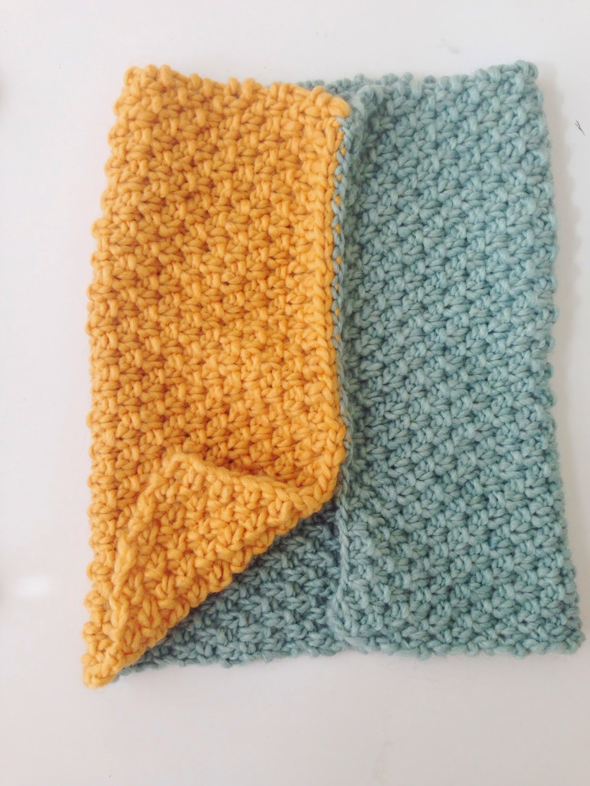 Love City: knitting love {Irish Moss Stitch Cowl}