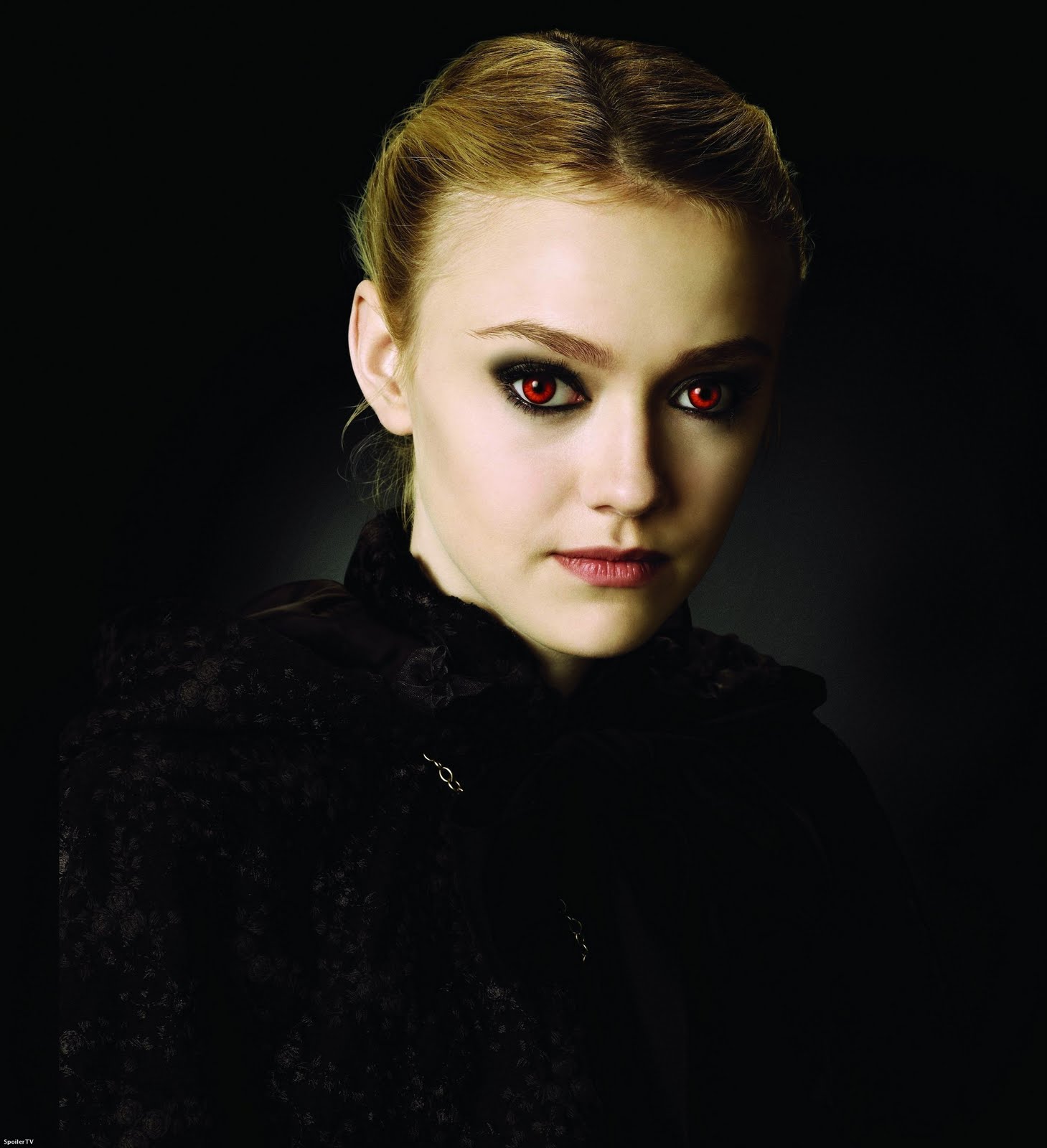 http://4.bp.blogspot.com/-jNMv13m339c/TbbYIg094QI/AAAAAAAAANg/2Nx8S6tVBMQ/s1600/dakota_fanning_5.jpg