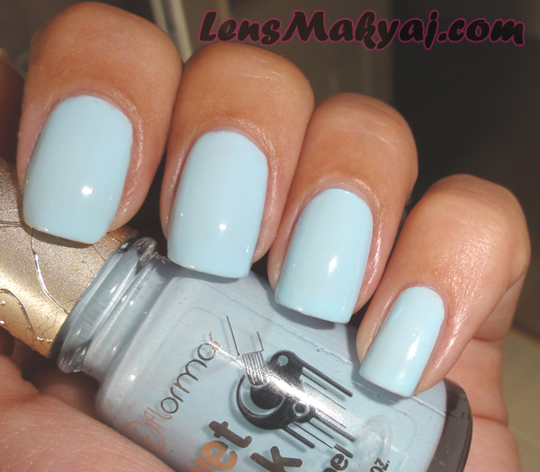 WL02, mint yeşili olarak adlandırabileceğim bir renge