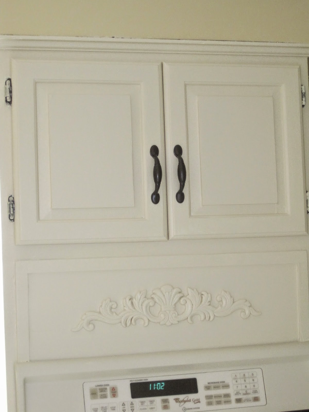 Decorated Chaos How to Paint Drawer Pulls Kitchen Update on a Budget