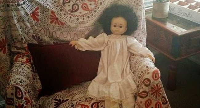Boneka ini Dibuang Namun Tetap Pulang Sendiri