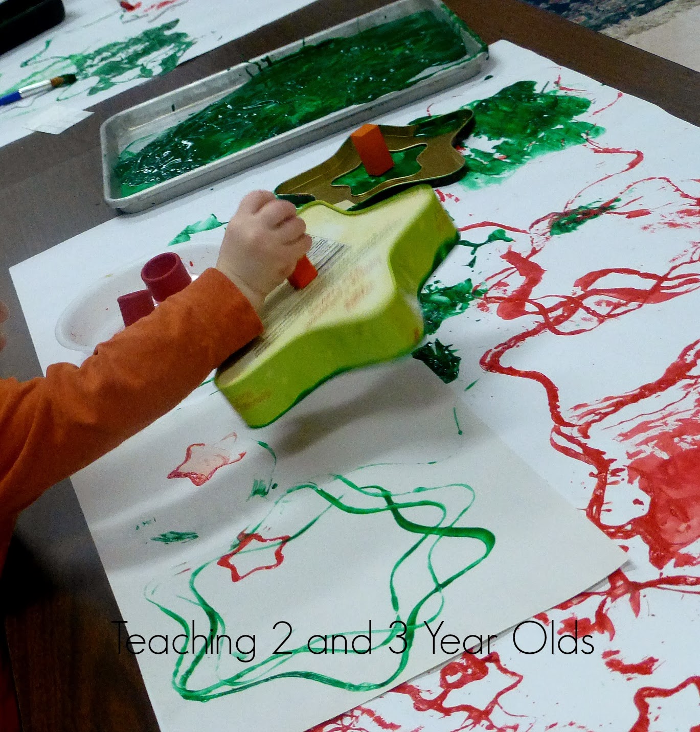 Preschool Christmas Art - Teaching 2 and 3 year olds