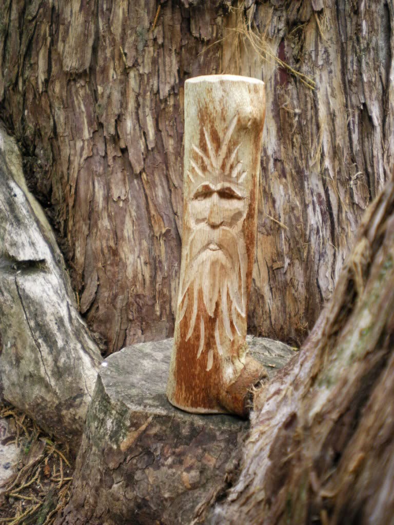 Bushcraft knife reviews wood spirit tutorial Bushcraft knife reviews wood spirit tutorial