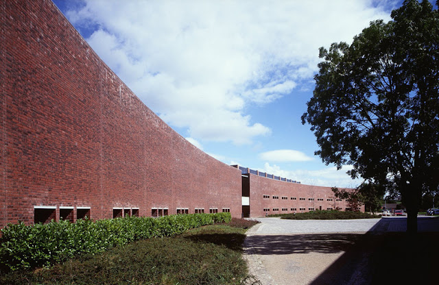 CIT Library and IT Building by de Blacam and Meagher, part of Open House Cork CIT Library and IT Building by de Blacam and Meagher, part of Open House Cork
