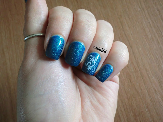 Nail art - Turquoise - foto con luce naturale