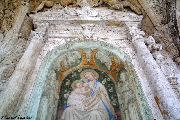 Guardiagrele, collegiata di Santa Maria Maggiore. Tabernacolo con Madonna del latte Guardiagrele, collegiata di Santa Maria Maggiore. Tabernacolo con Madonna del latte