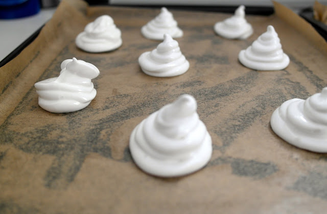 Halloween Ghost Meringues by What Laura did Next