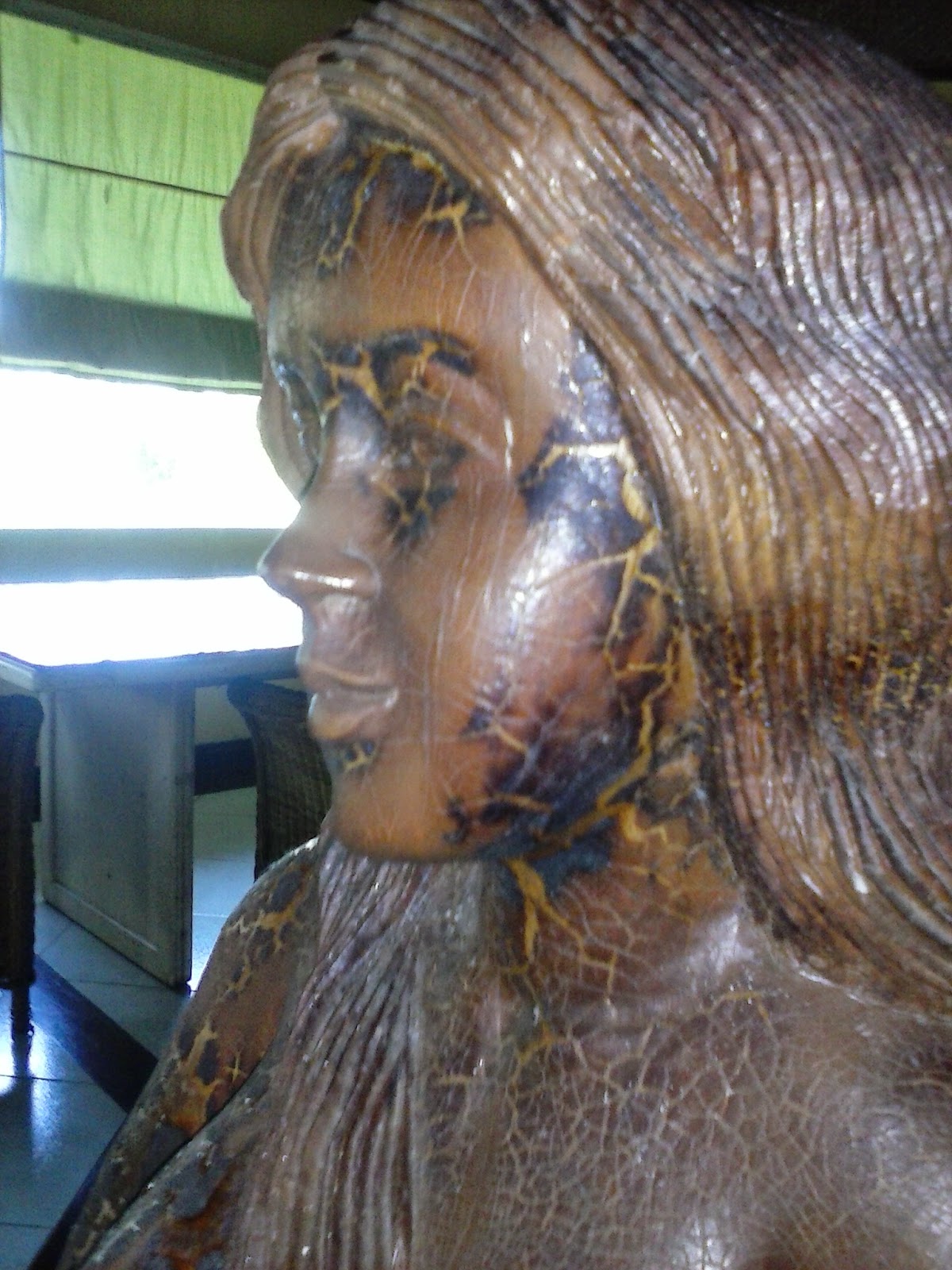 Female woodcraft sculpture Philippines