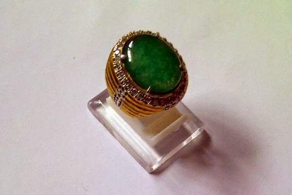 Jenis Batu akik / cincin Bacan Doko Semi Kristal Jenis Batu akik / cincin Bacan Doko Semi Kristal