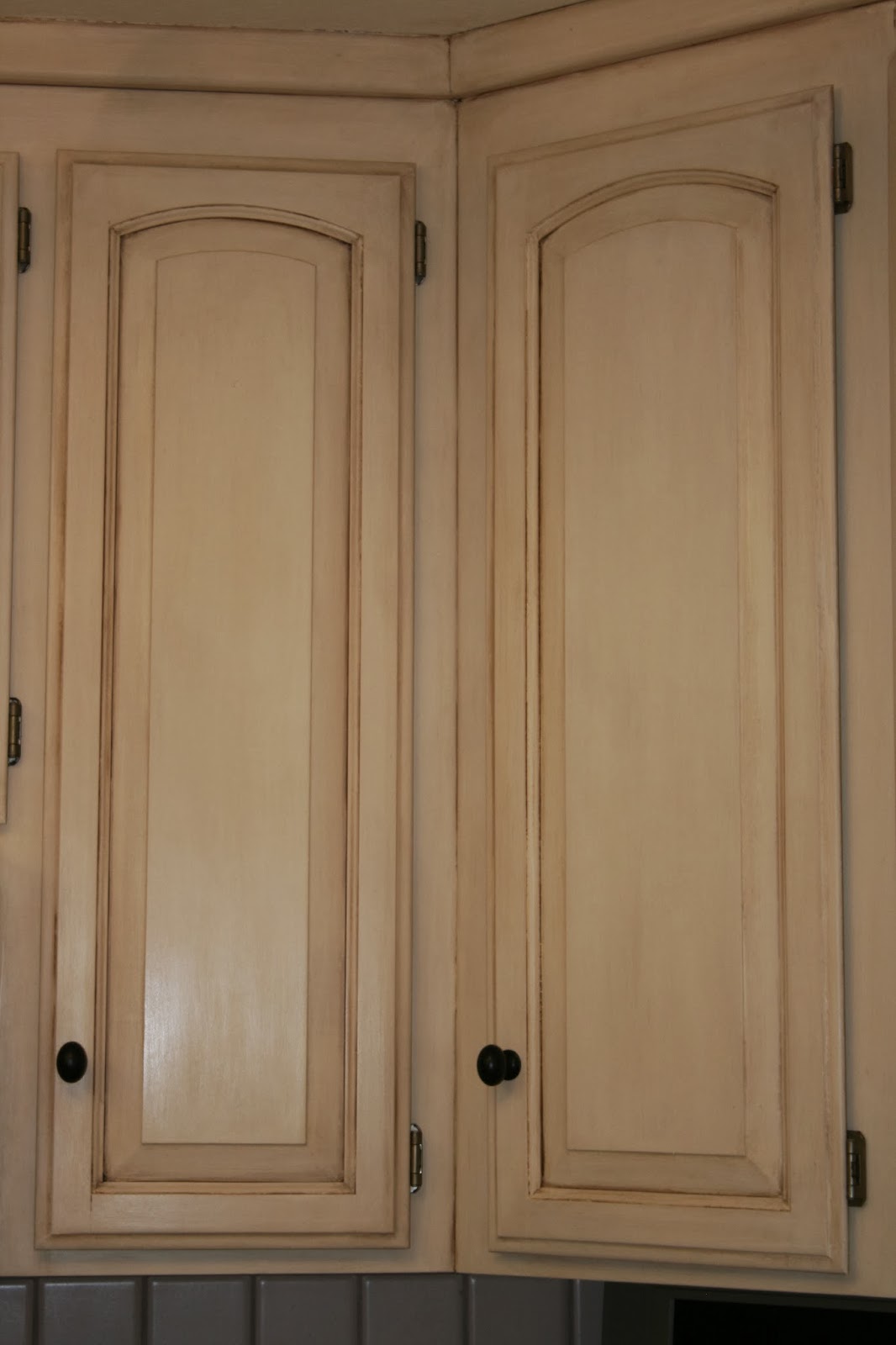 Paint kitchen cabinet Kitchen Cabinets Painted with Chalk Paint