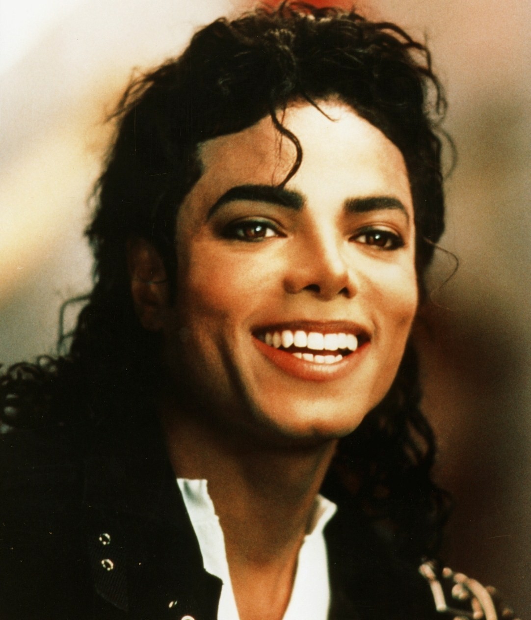 http://4.bp.blogspot.com/-jUyfc37cxIk/T-hbwLCJw_I/AAAAAAAAN-A/oQBtIgamUMs/s1600/MICHAEL-JACKSON-michael-jackson-10317030-1082-1263.jpg